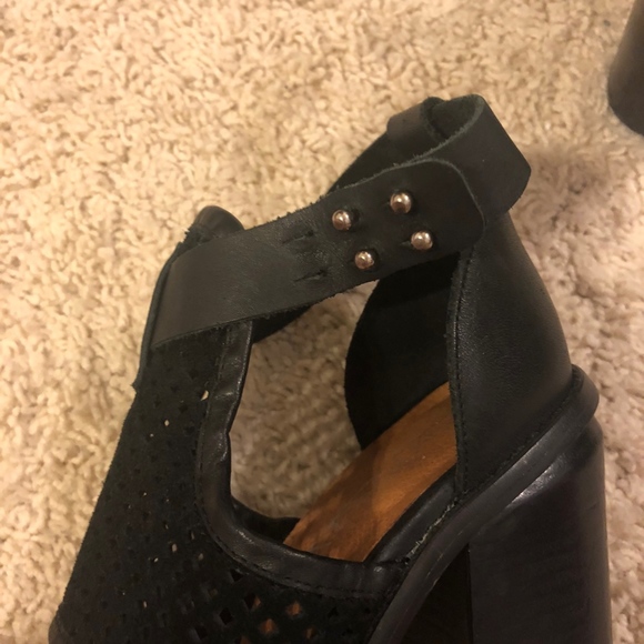 SixtySeven Lily Cutout Heeled Sandal - Picture 6 of 8